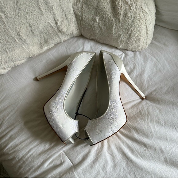 Nine West Lace Heels Size 9 Brand New - Picture 3 of 3